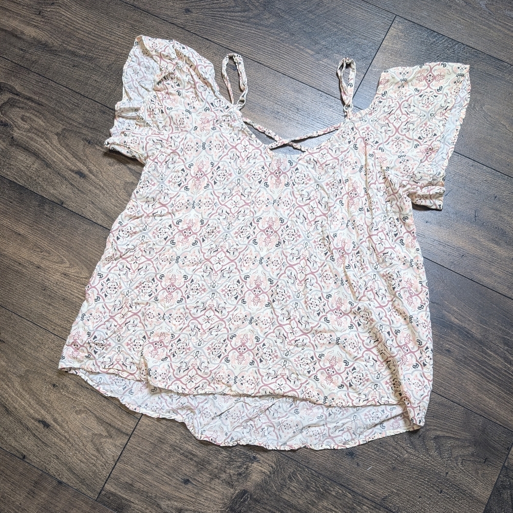 {Torrid} Pink and White‎ Paisley Summer Top Size 00 - Picture 5 of 5